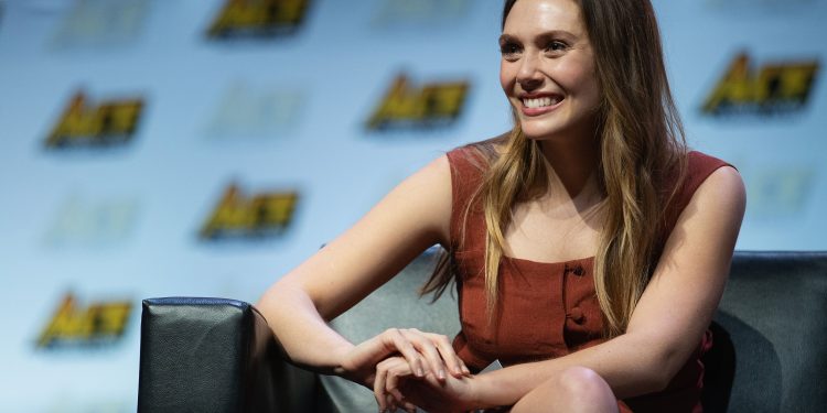 Elizabeth Olsen asegura que en Avengers 4 “solo van a empeorar las cosas” para su personaje.