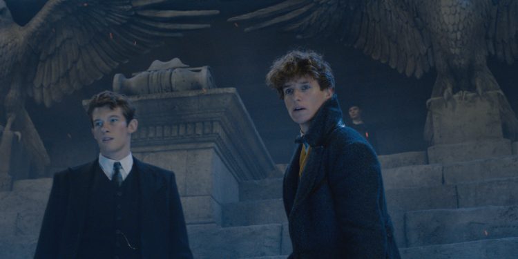 Una escena eliminada de ‘Animales Fantásticos 2’ muestra a Pickett emborrachándose.