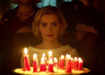 Crítica de ‘Las escalofriantes aventuras de Sabrina’. Más oscura, más divertida.