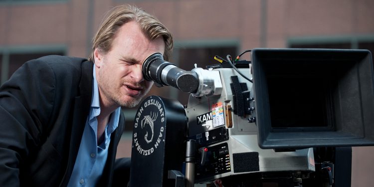 Warner Bros pone fecha de estreno a la nueva película de Christopher Nolan.