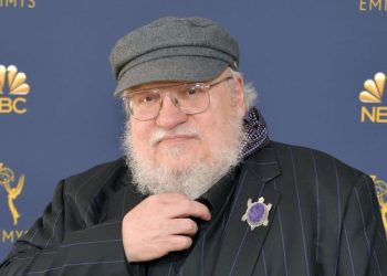 George R.R. Martin llama “absurdo” al rumor sobre la publicación de sus libros.