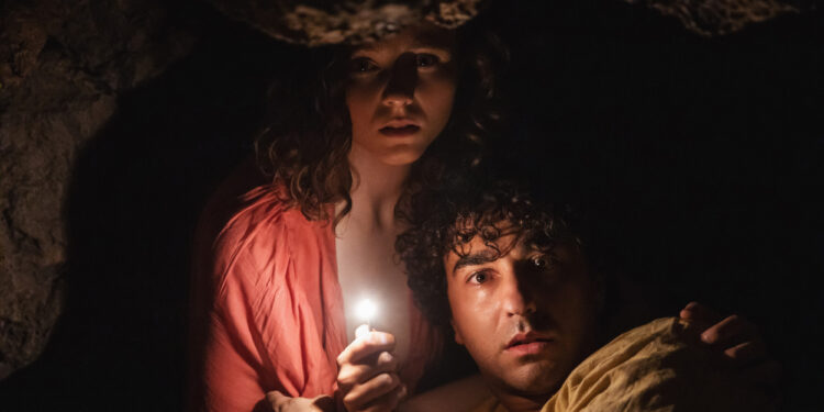 Lo nuevo de Shyamalan, Tiempo, consigue ser lo más visto del fin de semana mientras Snake Eyes fracasa en su debut. Space Jam y Viuda Negra siguen con caídas elevadas.