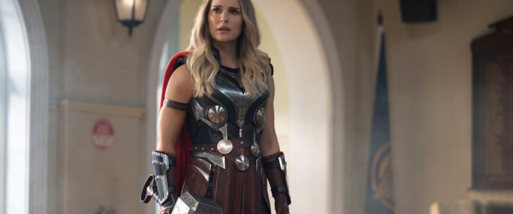 Thor: Love and Thunder se desploma pero vuelve a liderar mientras los estrenos obtienen resultados dispares.
