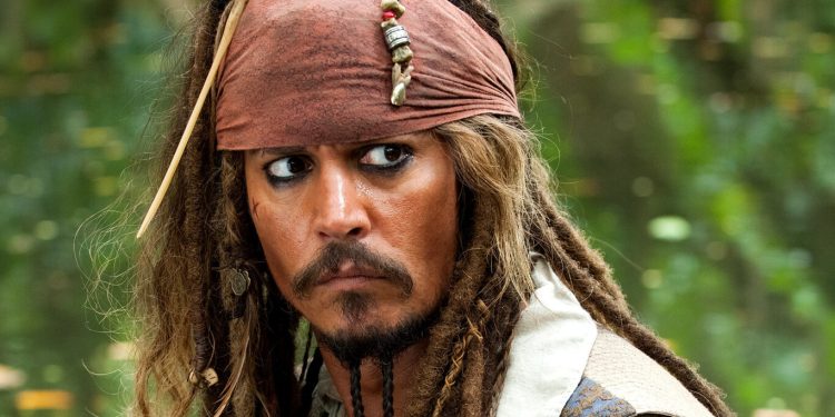 Se quiere que Johnny Depp regrese a Piratas del Caribe según un productor